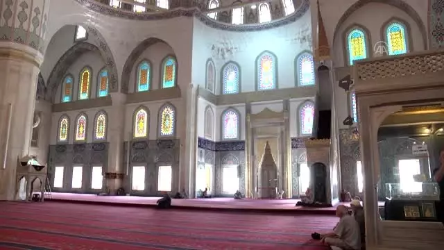 (ARŞİV) Ünlü hafız ve mevlithan İsmail Coşar ile eşi trafik kazasında yaşamını yitirdi (ARŞİV) Ünlü hafız ve mevlithan İsmail Coşar ile eşi trafik kazasında yaşamını yitirdi