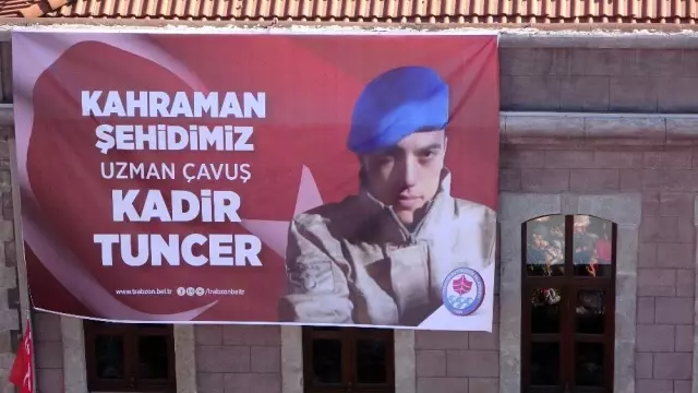 Bahar Kalkanı Harekatı'nda şehit olan Uzman Çavuş Kadir Tuncer son yolculuğuna dualarla uğurlandı Bahar Kalkanı Harekatı'nda şehit olan Uzman Çavuş Kadir Tuncer son yolculuğuna dualarla uğurlandı