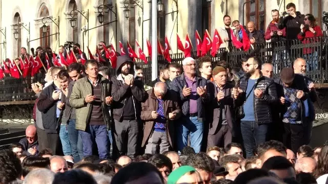 Bahar Kalkanı Harekatı'nda şehit olan Uzman Çavuş Kadir Tuncer son yolculuğuna dualarla uğurlandı Bahar Kalkanı Harekatı'nda şehit olan Uzman Çavuş Kadir Tuncer son yolculuğuna dualarla uğurlandı