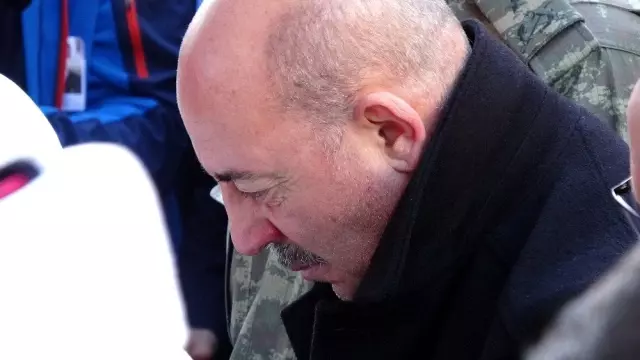 Bahar Kalkanı Harekatı'nda şehit olan Uzman Çavuş Kadir Tuncer son yolculuğuna dualarla uğurlandı Bahar Kalkanı Harekatı'nda şehit olan Uzman Çavuş Kadir Tuncer son yolculuğuna dualarla uğurlandı