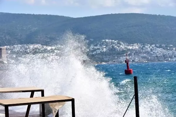 Bodrum'daki fırtına nedeniyle göçmenler sınır kapılarına yöneldi