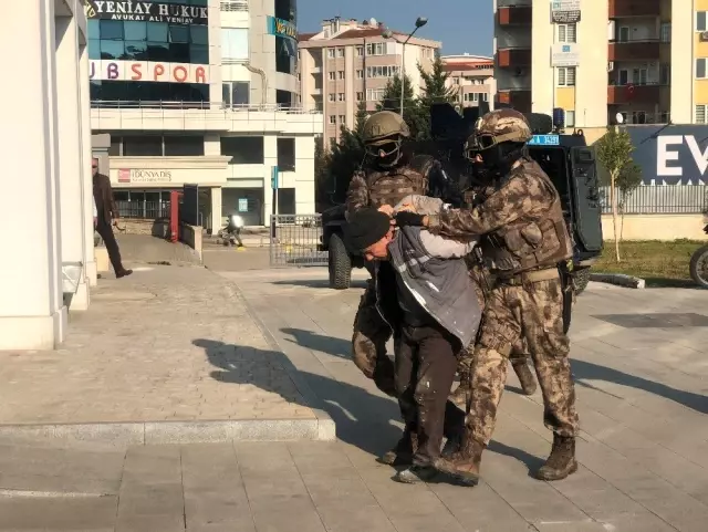 DEAŞ tetikçisi baba ve istihbaratçı oğlu tutuklandı