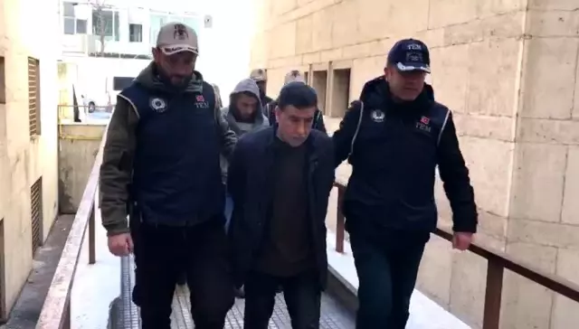 DEAŞ tetikçisi baba ve istihbaratçı oğlu tutuklandı