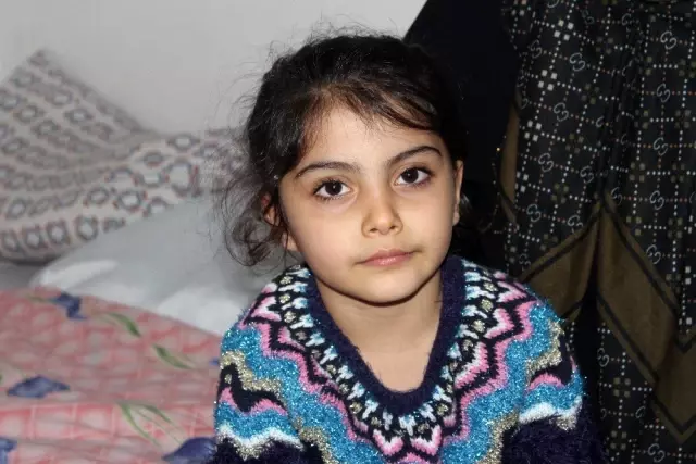 Depremde yanmıştı, küçük kız yapay ve kendi derisinin nakli ile tedavi edildi Depremde yanmıştı, küçük kız yapay ve kendi derisinin nakli ile tedavi edildi