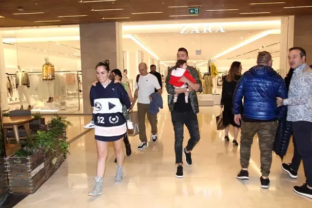 Muslera'dan hayranına güldüren yanıt: Fotoğraf çektirmek 300 lira