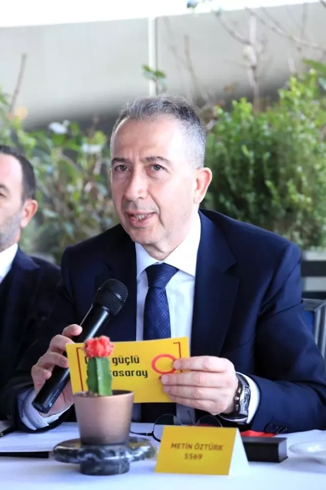 Galatasaray üyesi kadınlar buluştu Galatasaray üyesi kadınlar buluştu