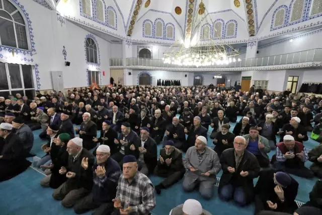 Kılıç: 'Allah ordumuzu muzaffer eylesin' Kılıç: 'Allah ordumuzu muzaffer eylesin'