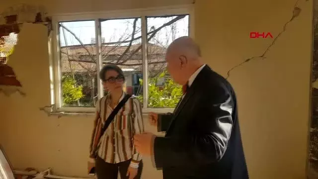 Manisa deprem uzmanı prof. dr. ercan, kırkağaç'ta inceleme yaptı Manisa deprem uzmanı prof. dr. ercan, kırkağaç'ta inceleme yaptı