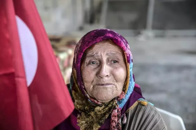Mehmetçiğe destek konuşmasıyla tanınan 84 yaşındaki Meryem Özdil Açıklaması Mehmetçiğe destek konuşmasıyla tanınan 84 yaşındaki Meryem Özdil Açıklaması