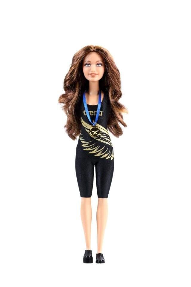 Milli yüzücümüz Sümeyye Boyacı Barbie'nin bebeği oldu