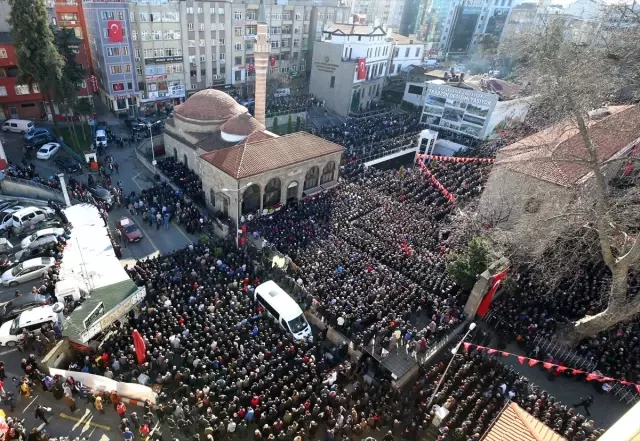 Şehit Uzman Çavuş Tuncer son yolculuğuna uğurlandı Şehit Uzman Çavuş Tuncer son yolculuğuna uğurlandı