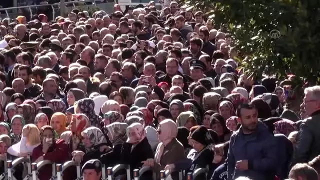 Şehit Uzman Çavuş Tuncer, son yolculuğuna uğurlandı (2) Şehit Uzman Çavuş Tuncer, son yolculuğuna uğurlandı (2)