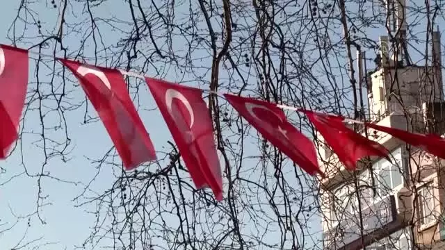 Şehit Uzman Çavuş Tuncer, son yolculuğuna uğurlandı (2) Şehit Uzman Çavuş Tuncer, son yolculuğuna uğurlandı (2)