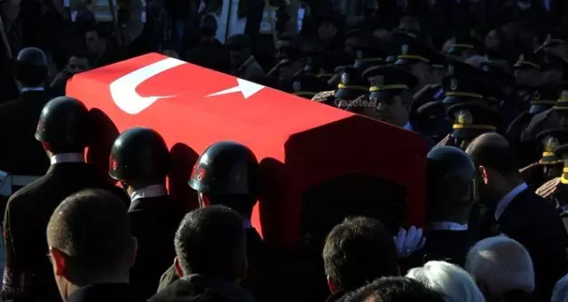 Son Dakika: İdlib'de 2 askerimiz şehit oldu, 6 askerimiz yaralandı Son Dakika: İdlib'de 2 askerimiz şehit oldu, 6 askerimiz yaralandı
