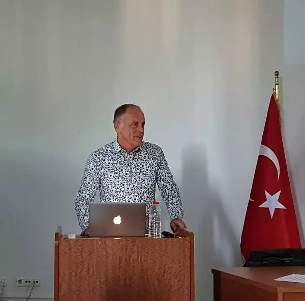Tasarımcı Mirko İliç: Gerçek alıcı her zaman sokaktadır Tasarımcı Mirko İliç: Gerçek alıcı her zaman sokaktadır