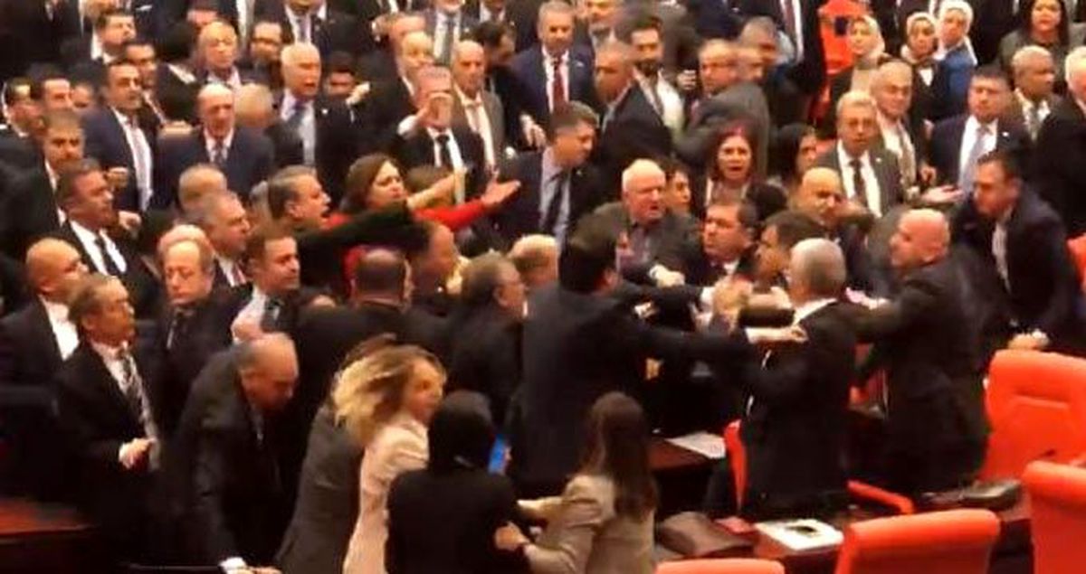 TBMM Başkanı Mustafa Şentop: Seviyesizce hakaretler ifade özgürlüğü değildir