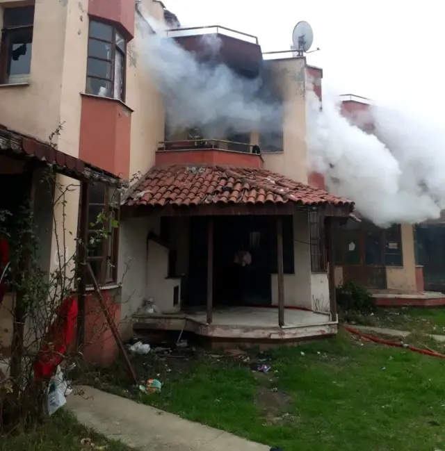 Tersane işçilerinin kaldığı villa yandı