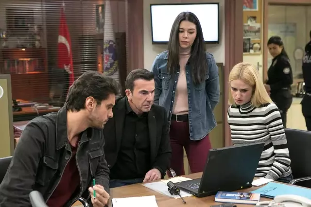 Ünlü oyuncu Wilma Elles, Kanal D'nin sevilen dizisi Arka Sokaklar'a veda ediyor Ünlü oyuncu Wilma Elles, Kanal D'nin sevilen dizisi Arka Sokaklar'a veda ediyor