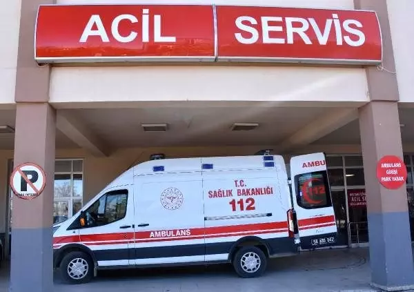 Üzerine vinç kolu düşen işçi ağır yaralandı Üzerine vinç kolu düşen işçi ağır yaralandı