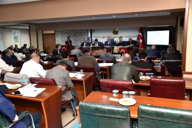 Yunusemre Meclisinde şehitler için Kur'an-ı Kerim tilaveti Yunusemre Meclisinde şehitler için Kur'an-ı Kerim tilaveti