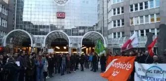 Ren Vestfalya: Almanya'da mültecilere destek yürüyüşü: Sınırları değil, insanları koruyun Ren Vestfalya: Almanya'da mültecilere destek yürüyüşü: Sınırları değil, insanları koruyun