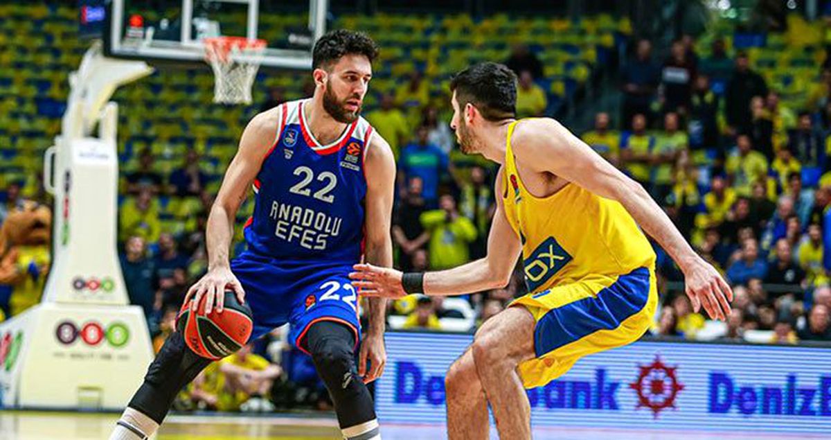 Anadolu Efes, Maccabi Fox'a 77-75 yenildi