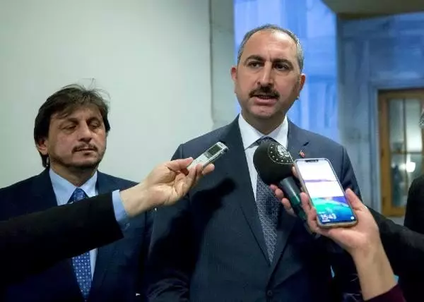 Bakan Gül: Özkoç'la ilgili fezleke Meclis'e gelmiştir Bakan Gül: Özkoç'la ilgili fezleke Meclis'e gelmiştir