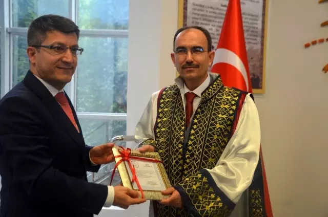 Bilecik Şeyh Edebali Üniversitesinin yeni rektörü göreve başladı Bilecik Şeyh Edebali Üniversitesinin yeni rektörü göreve başladı