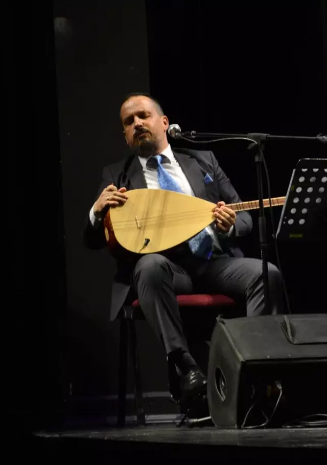 Bursa'da 'Mehmet'in Türküsü' konseri düzenlendi Bursa'da 'Mehmet'in Türküsü' konseri düzenlendi