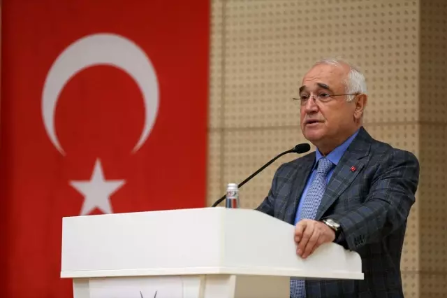 Eski TBMM Başkanı Çiçek
