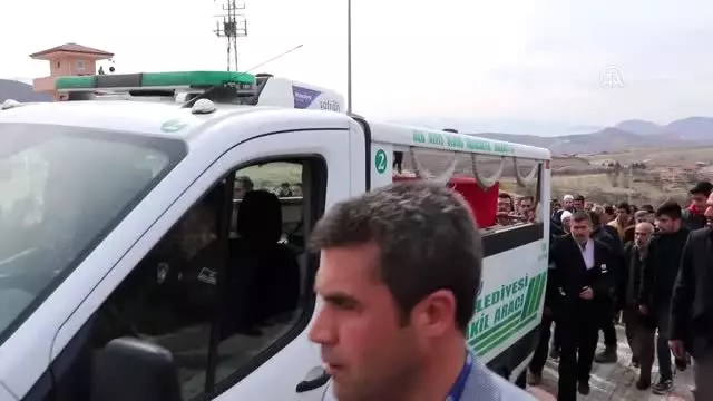 İdlib şehidi Uzman Onbaşı Ragıp Soylu Coşkun, son yolculuğuna uğurlandı İdlib şehidi Uzman Onbaşı Ragıp Soylu Coşkun, son yolculuğuna uğurlandı