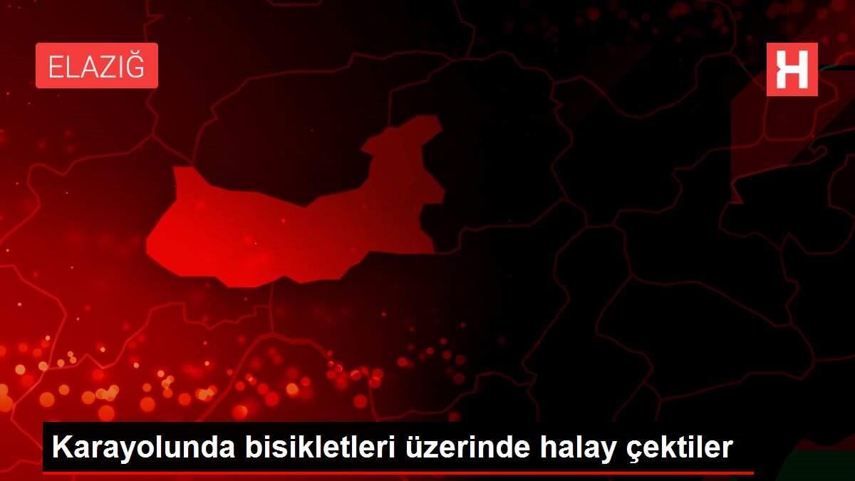 Karayolunda bisikletleri üzerinde halay çektiler