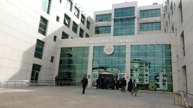Muhasebecisini vurup 2 kişiyi yaralayan eski başkan tutuklandı Muhasebecisini vurup 2 kişiyi yaralayan eski başkan tutuklandı