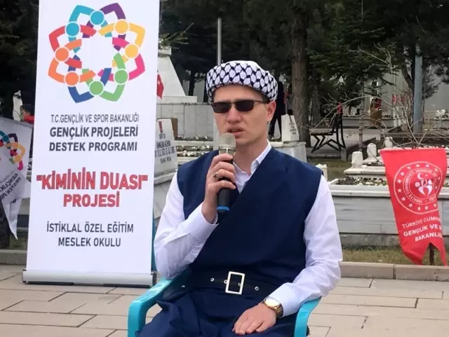 Özel çocuklardan şehitler için 'Kiminin Duası' etkinliği Özel çocuklardan şehitler için 'Kiminin Duası' etkinliği