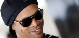 Ronaldinho: Ronaldinho gözaltına alındı, Paraguay'a sahte pasaportla girdiği idida ediliyor Ronaldinho: Ronaldinho gözaltına alındı, Paraguay'a sahte pasaportla girdiği idida ediliyor