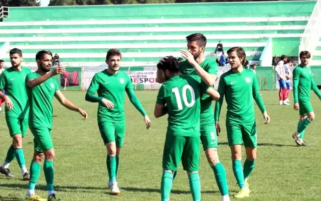 Salihli Belediyespor kendini aştı Salihli Belediyespor kendini aştı