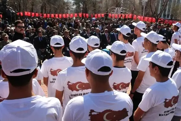 Batmanlı şehit babası Esad'a meydan okudu: 3 bin kişilik aşiretimizle Türkiye için ölmeye hazırız.