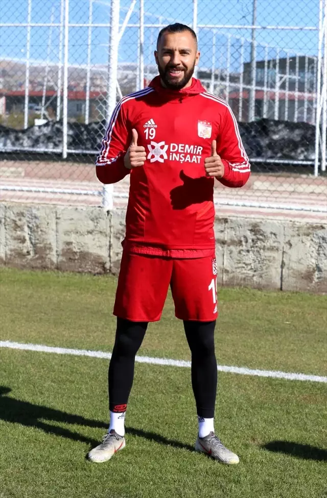 Sivassporlu Yasin Öztekin şampiyonluğa inanıyor Sivassporlu Yasin Öztekin şampiyonluğa inanıyor