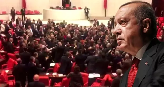 Son Dakika: Erdoğan, kendisine hakaret eden Engin Özkoç'a 1 milyon liralık tazminat davası açtı Son Dakika: Erdoğan, kendisine hakaret eden Engin Özkoç'a 1 milyon liralık tazminat davası açtı