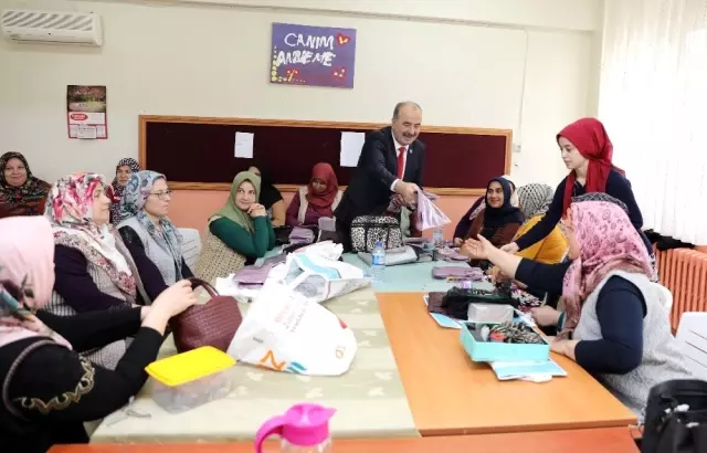 Türkyılmaz, Mirzaobalı kadınlarla buluştu Türkyılmaz, Mirzaobalı kadınlarla buluştu