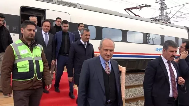 Ulaştırma Bakanı Turhan, Ankara-Sivas YHT hattında ilk test sürüşünü yaptı