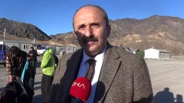 'Yeni' Yusufeli'de yamaç paraşütü gösterisi 'Yeni' Yusufeli'de yamaç paraşütü gösterisi