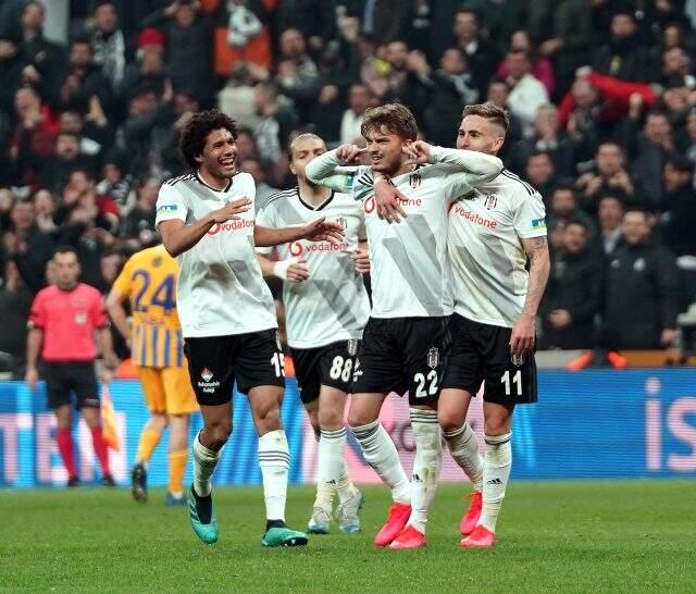 Adem Ljajic'in gol sevincinde yaptığı hareketler maça damga vurdu!