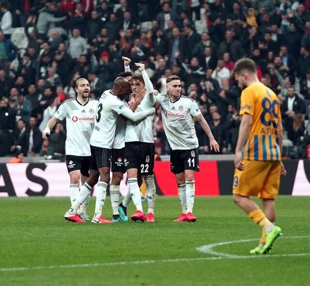 Adem Ljajic'in gol sevincinde yaptığı hareketler maça damga vurdu!