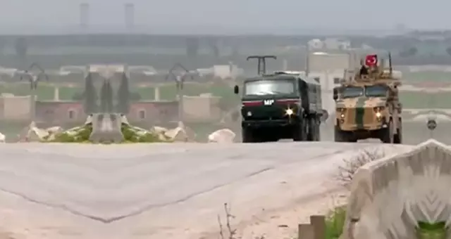 Ateşkes sonrası İdlib'den ilk görüntü! Türk ve Rus askeri araçları birlikte hareket etti.