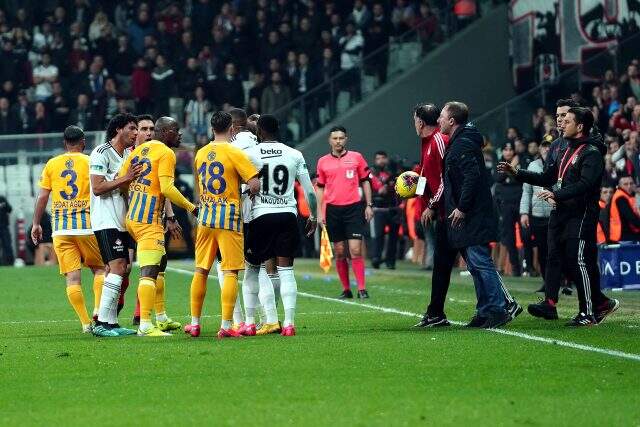 Çağdaş Atan, 'Haftaya derbi var' sözleriyle Sergen Yalçın'ı sakinleştirdi