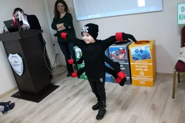 Çöpten defile