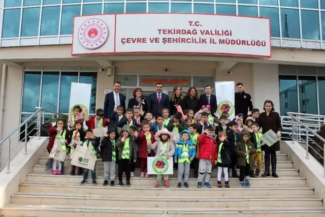 Çöpten defile