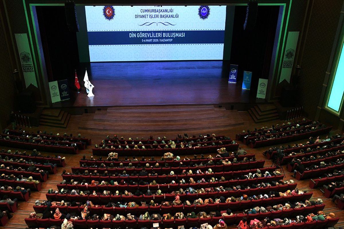 Diyanet İşleri Başkanı Erbaş: 'İslam'a ve insanlığa hizmet için çalışmak, onurlu bir görevdir'