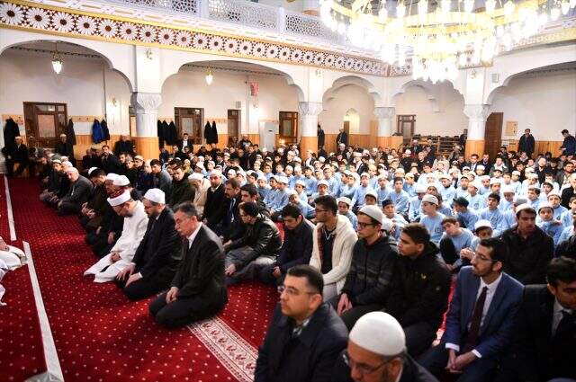 Diyanet İşleri Başkanı, namaz kılan insanın kötülük yapmayacağını, hak yemeyeceğini ifade etti